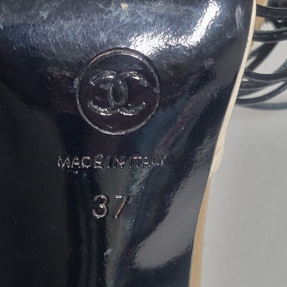 Chanel Bird Cage Heels Pointed Beige Black Toe. - Picture 11 of 15